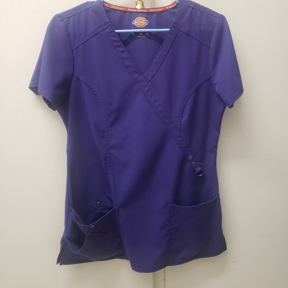 Scrub top